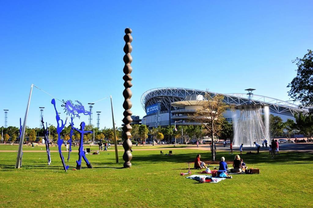 Parkside & City View In Sydney Olympic Park Luaran gambar