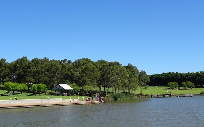 Parkside & City View In Sydney Olympic Park Luaran gambar